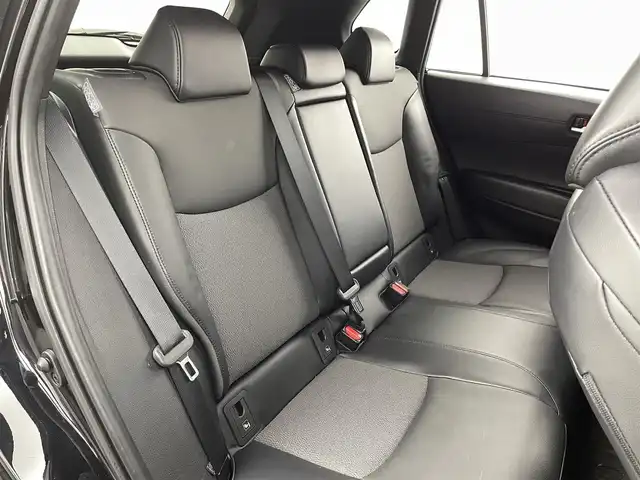 トヨタ カローラ クロス ハイブリッド Z 福井県 2023(令5)年 1.4万km アティチュードブラックマイカ 純正メモリナビ機能付きディスプレイオーディオ（FM/AM/BT/USB/AppleCArPlay/androidAuto）　シートヒーター/ハーフレザーシート/パワーバックドア/純正ビルトインETC/トヨタセーフティセンス