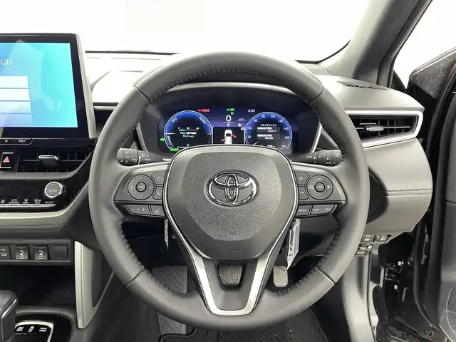 トヨタ カローラ クロス ハイブリッド Z 福井県 2023(令5)年 1.4万km アティチュードブラックマイカ 純正メモリナビ機能付きディスプレイオーディオ（FM/AM/BT/USB/AppleCArPlay/androidAuto）　シートヒーター/ハーフレザーシート/パワーバックドア/純正ビルトインETC/トヨタセーフティセンス