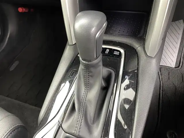 トヨタ カローラ クロス ハイブリッド Z 福井県 2023(令5)年 1.4万km アティチュードブラックマイカ 純正メモリナビ機能付きディスプレイオーディオ（FM/AM/BT/USB/AppleCArPlay/androidAuto）　シートヒーター/ハーフレザーシート/パワーバックドア/純正ビルトインETC/トヨタセーフティセンス