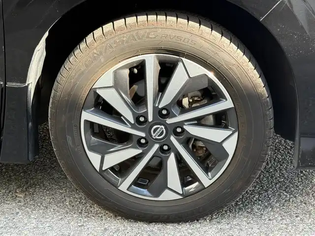 日産 セレナ ハイウェイスター V 千葉県 2022(令4)年 1.5万km ダイヤモンドブラック プロパイロット/ALPINE11インチフルセグナビ/フリップダウンモニター/アラウンドビューモニター/ＨＤＭＩポート/ＵＳＢポート/インテリジェントクルーズコントロール/エマージェンシーブレーキ/両側パワースライド/スマートルームミラー/ブラインドスポットモニター/アイドリングストップ/ステアリングスイッチ/コーナーセンサー/ドアバイザー/ドライブレコーダー前後/ウィンカーミラー/ＥＴＣ/リア5面スモークフィルム/フロアマット/セーフティパックＡ