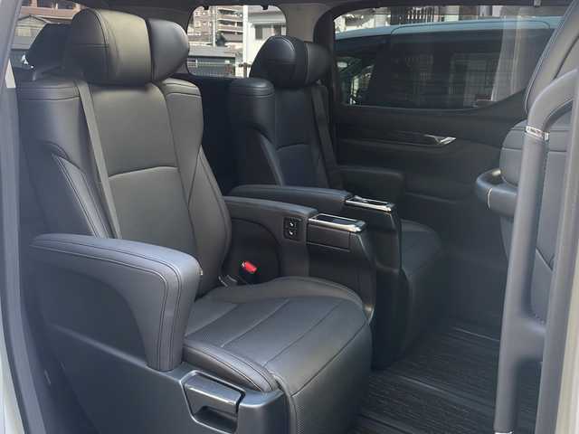 トヨタ アルファード S Cパッケージ 広島県 2022(令4)年 5万km ホワイトパールクリスタルシャイン 禁煙/モデリスタエアロ（F/R/S）/ツインムーンルーフ/セーフティセンス/・プリクラッシュセーフティ/・LTA/LDA/RSA/・先行車発進告知/・オートマチックハイビーム/BSM/RCTA/クリアランスソナー/純正ディスプレイオーディオ/・Bluetooth/Miracast/HDMI/フルセグ/バックカメラ/純正フリップダウンモニター（V12T-R68C）/デジタルインナーミラー/3眼LEDヘッドライト/オートライト/フォグランプ/前ドライブレコーダー（DRV-610）/ビルトインETC/合皮シート/シートヒーター/シートベンチレーション/パワーシート/メモリシート/ウッドコンビステアリング/ステアリングスイッチ/ステアリングヒーター/パワーバックドア/スマートキー/プッシュスタート/スペアキー/AC100V100W電源/純正18インチアルミホイール/スペアタイヤ