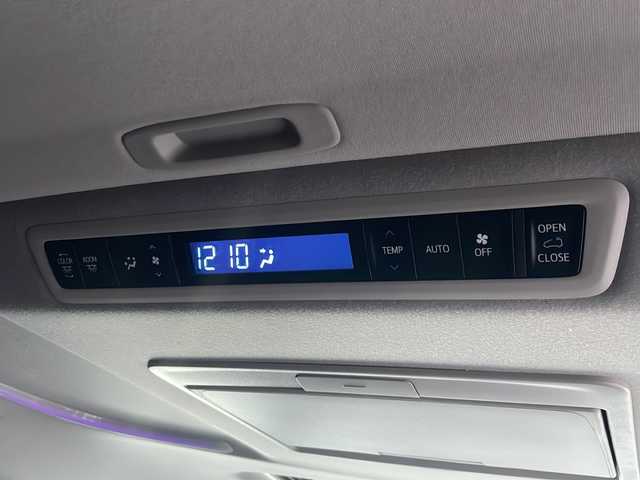 トヨタ アルファード S Cパッケージ 広島県 2022(令4)年 5万km ホワイトパールクリスタルシャイン 禁煙/モデリスタエアロ（F/R/S）/ツインムーンルーフ/セーフティセンス/・プリクラッシュセーフティ/・LTA/LDA/RSA/・先行車発進告知/・オートマチックハイビーム/BSM/RCTA/クリアランスソナー/純正ディスプレイオーディオ/・Bluetooth/Miracast/HDMI/フルセグ/バックカメラ/純正フリップダウンモニター（V12T-R68C）/デジタルインナーミラー/3眼LEDヘッドライト/オートライト/フォグランプ/前ドライブレコーダー（DRV-610）/ビルトインETC/合皮シート/シートヒーター/シートベンチレーション/パワーシート/メモリシート/ウッドコンビステアリング/ステアリングスイッチ/ステアリングヒーター/パワーバックドア/スマートキー/プッシュスタート/スペアキー/AC100V100W電源/純正18インチアルミホイール/スペアタイヤ