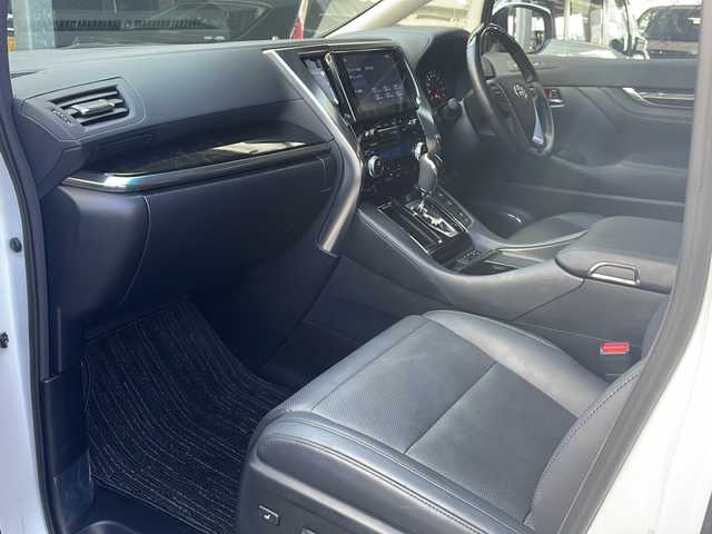 トヨタ アルファード S Cパッケージ 広島県 2022(令4)年 5万km ホワイトパールクリスタルシャイン 禁煙/モデリスタエアロ（F/R/S）/ツインムーンルーフ/セーフティセンス/・プリクラッシュセーフティ/・LTA/LDA/RSA/・先行車発進告知/・オートマチックハイビーム/BSM/RCTA/クリアランスソナー/純正ディスプレイオーディオ/・Bluetooth/Miracast/HDMI/フルセグ/バックカメラ/純正フリップダウンモニター（V12T-R68C）/デジタルインナーミラー/3眼LEDヘッドライト/オートライト/フォグランプ/前ドライブレコーダー（DRV-610）/ビルトインETC/合皮シート/シートヒーター/シートベンチレーション/パワーシート/メモリシート/ウッドコンビステアリング/ステアリングスイッチ/ステアリングヒーター/パワーバックドア/スマートキー/プッシュスタート/スペアキー/AC100V100W電源/純正18インチアルミホイール/スペアタイヤ