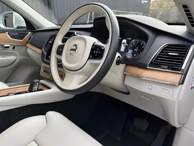 ボルボ ＸＣ９０ B5 AWD モーメンタム 福島県 2021(令3)年 2.8万km パール 純正ナビ(BT/USB)/フルセグTV/ETC/アダプティブクルーズコントロール/ステアリングスイッチ/ステアリングヒーター/白レザーシート/シートヒーター/パワーシート/パワーバックドア/ワイアレスチャージャー/アダプティブベンディングライト/純正19AW/取扱説明書/保証書/スペアキー