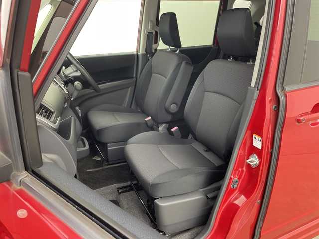 スズキ ソリオ X DJE 兵庫県 2013(平25)年 6.1万km フェニックスレッドパール ・社外ナビ＆BT＆DVD/・左側パワースライドドア/・右側イージークローザードア/・スマートキー/・プッシュスタート/・アイドリングストップ/・横滑り防止装置/・シートバックテーブル/・純正15インチアルミホイール/・電動格納ミラー/・純正フロアマット/・ハロゲンライト