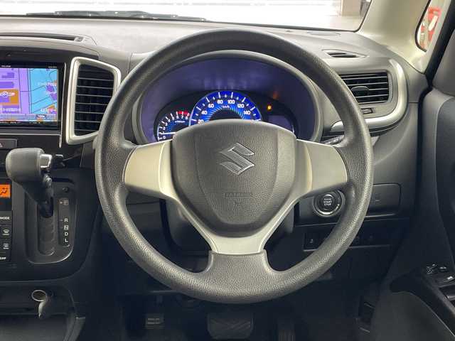 スズキ ソリオ X DJE 兵庫県 2013(平25)年 6.1万km フェニックスレッドパール ・社外ナビ＆BT＆DVD/・左側パワースライドドア/・右側イージークローザードア/・スマートキー/・プッシュスタート/・アイドリングストップ/・横滑り防止装置/・シートバックテーブル/・純正15インチアルミホイール/・電動格納ミラー/・純正フロアマット/・ハロゲンライト