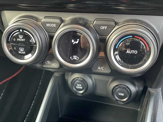 スズキ スイフト HYBRID RS 徳島県 2018(平30)年 3.9万km スピーディーブルーM セーフティパッケージ/デュアルセンサーブレーキサポート/レーダークルーズコントロール/レーンキープアシスト/横滑り防止装置/全周囲モニター用カメラ装着車/純正8型ナビ/（Bluetooth/フルセグ/CD/DVD/SD）/パドルシフト/シートヒーター/ドライブレコーダー/ビルトインETC/純正フロアマット/LEDヘッドライト