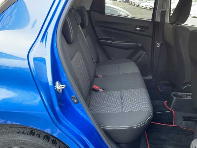 スズキ スイフト HYBRID RS 徳島県 2018(平30)年 3.9万km スピーディーブルーM セーフティパッケージ/デュアルセンサーブレーキサポート/レーダークルーズコントロール/レーンキープアシスト/横滑り防止装置/全周囲モニター用カメラ装着車/純正8型ナビ/（Bluetooth/フルセグ/CD/DVD/SD）/パドルシフト/シートヒーター/ドライブレコーダー/ビルトインETC/純正フロアマット/LEDヘッドライト