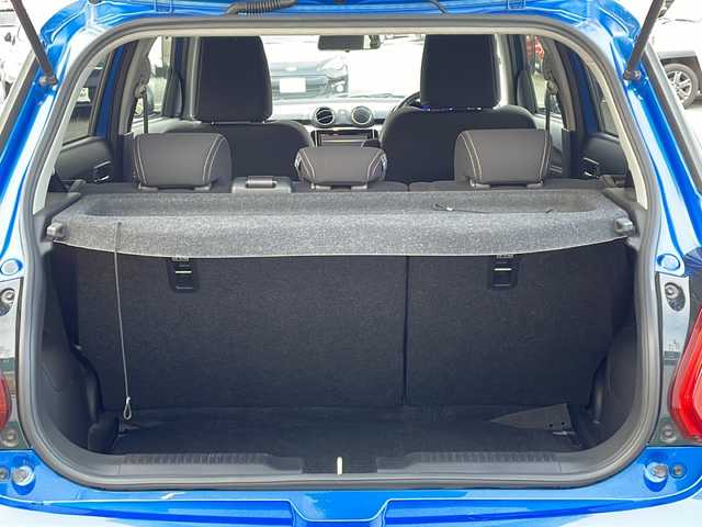 スズキ スイフト HYBRID RS 徳島県 2018(平30)年 3.9万km スピーディーブルーM セーフティパッケージ/デュアルセンサーブレーキサポート/レーダークルーズコントロール/レーンキープアシスト/横滑り防止装置/全周囲モニター用カメラ装着車/純正8型ナビ/（Bluetooth/フルセグ/CD/DVD/SD）/パドルシフト/シートヒーター/ドライブレコーダー/ビルトインETC/純正フロアマット/LEDヘッドライト