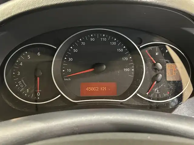 ルノー カングー ゼン 愛知県 2016(平28)年 4.6万km ジョンアグリュム カロッツェリアナビ/フルセグTV/バックカメラ/ＥＴＣ/シートカバー取付/ドアバイザー