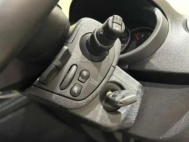 ルノー カングー ゼン 愛知県 2016(平28)年 4.6万km ジョンアグリュム カロッツェリアナビ/フルセグTV/バックカメラ/ＥＴＣ/シートカバー取付/ドアバイザー