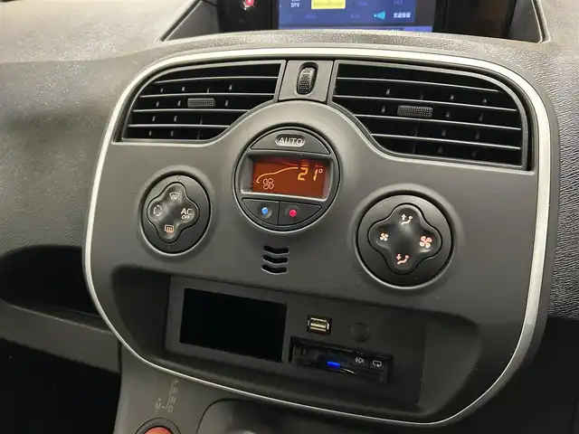 ルノー カングー ゼン 愛知県 2016(平28)年 4.6万km ジョンアグリュム カロッツェリアナビ/フルセグTV/バックカメラ/ＥＴＣ/シートカバー取付/ドアバイザー