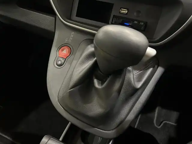 ルノー カングー ゼン 愛知県 2016(平28)年 4.6万km ジョンアグリュム カロッツェリアナビ/フルセグTV/バックカメラ/ＥＴＣ/シートカバー取付/ドアバイザー