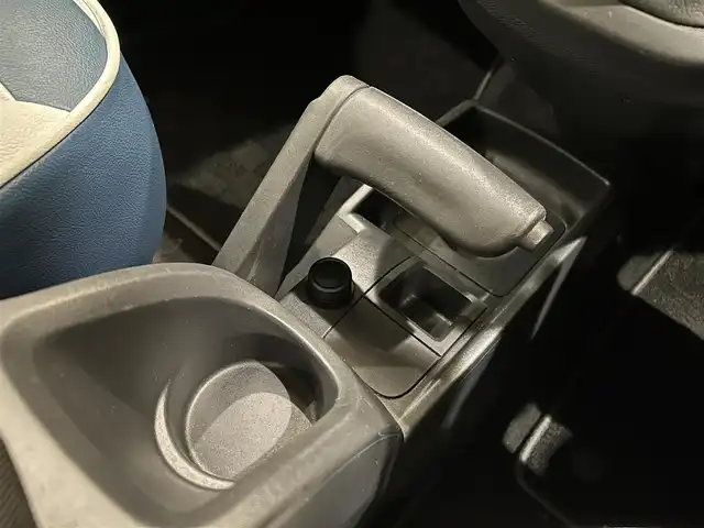 ルノー カングー ゼン 愛知県 2016(平28)年 4.6万km ジョンアグリュム カロッツェリアナビ/フルセグTV/バックカメラ/ＥＴＣ/シートカバー取付/ドアバイザー