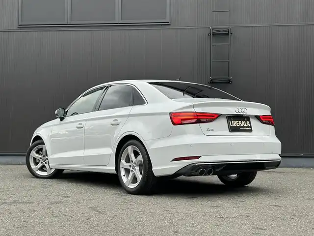 アウディ Ａ３ セダン 30TFSI スポーツ 福岡県 2020(令2)年 2.7万km グレイシアホワイトメタリック ワンオーナー/純正HDDナビ/フルセグTV/Bカメラ/Bluetooth/CD.DVD/ドライブセレクト/ドライブレコーダー/オートライト/ETC/レザーシート/パワーシート/シートヒーター/クルーズコントロール/純正AW