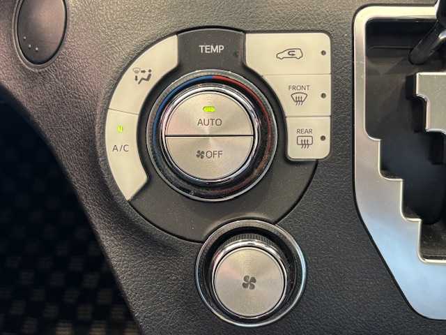 トヨタ シエンタ G 埼玉県 2016(平28)年 3.2万km コバルトブルーメタリック セーフティーセンス/純正SDナビ/　　CD/BT/フルセグ/バックカメラ/両側パワースライドドア/LEDオートライト/シートヒーター/ステアリングスイッチ/アイドリングストップ/スマートキー2本/ETC2.0