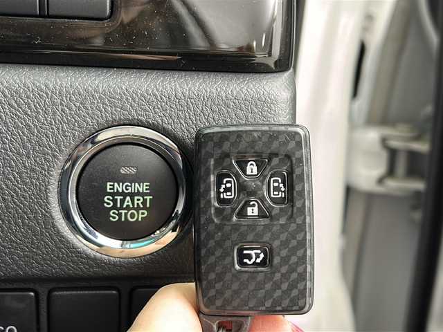 トヨタ ヴェルファイア 2．4Z ゴールデンアイズ 群馬県 2013(平25)年 6.4万km ホワイトパールクリスタルシャイン 純正８型ナビ　純正９型後席モニター　トヨタプレミアムサウンド　バックカメラ　クルーズコントロール　ＨＩＤヘッドライト　両側電動スライドドア　電動リアゲート　前後ドラレコ　ビルトインＥＴＣ　禁煙