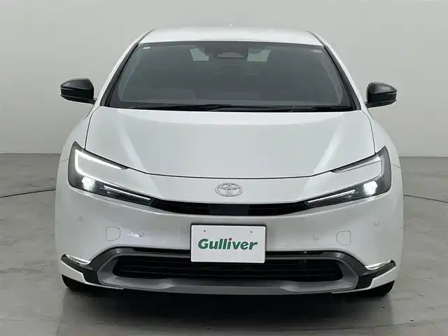 トヨタ プリウス Z 福岡県 2024(令6)年 0.7万km プラチナホワイトパールマイカ 純正１２．３型ナビ　/全方位カメラ　/ＥＴＣ２．０　/レーダー探知機　/置くだけ充電　/デジタルルームミラー　/ＡＣＣ　/コーナーセンサー　/ＰＣＳ　/ＬＤＡ　/ＢＳＭ　/ＲＣＴＡ　/パーキングアシスト　/ステアリングヒーター