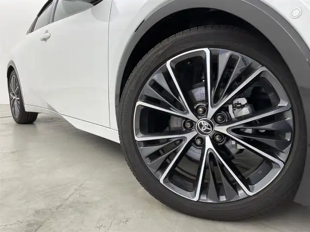 トヨタ プリウス Z 福岡県 2024(令6)年 0.7万km プラチナホワイトパールマイカ 純正１２．３型ナビ　/全方位カメラ　/ＥＴＣ２．０　/レーダー探知機　/置くだけ充電　/デジタルルームミラー　/ＡＣＣ　/コーナーセンサー　/ＰＣＳ　/ＬＤＡ　/ＢＳＭ　/ＲＣＴＡ　/パーキングアシスト　/ステアリングヒーター