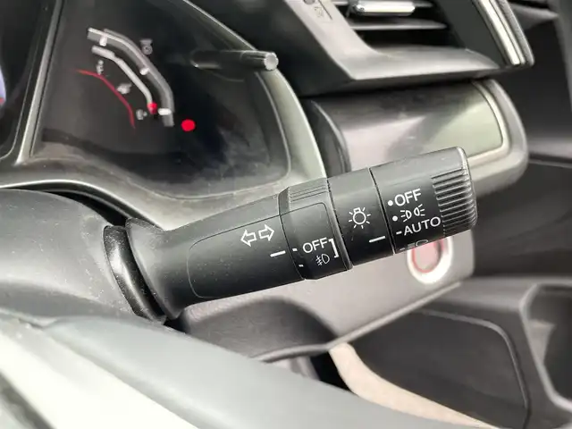 ホンダ シビック ハッチバック 愛媛県 2021(令3)年 6.9万km クリスタルブラックパール 純正ナビ/（BT/CD/DVD/USB/フルセグTV）/バックカメラ/ETC2.0/アダプティブクルーズコントロール/黒ハーフレザーシート/LEDヘッドライト/前席パワーシート/前席シートヒーター/オートブレーキホールド/電動サイドブレーキ/革巻きステアリング/ステアリングスイッチ/プッシュスタート/スマートキー/社外17インチアルミホイール/積込純正AW付サマータイヤ