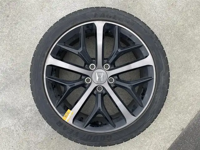 ホンダ シビック ハッチバック 愛媛県 2021(令3)年 6.9万km クリスタルブラックパール 純正ナビ/（BT/CD/DVD/USB/フルセグTV）/バックカメラ/ETC2.0/アダプティブクルーズコントロール/黒ハーフレザーシート/LEDヘッドライト/前席パワーシート/前席シートヒーター/オートブレーキホールド/電動サイドブレーキ/革巻きステアリング/ステアリングスイッチ/プッシュスタート/スマートキー/社外17インチアルミホイール/積込純正AW付サマータイヤ