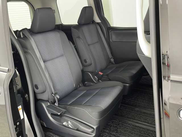 トヨタ ヴォクシー ZS 煌Ⅱ 群馬県 2016(平28)年 5.4万km ブラック 9型ナビ　10.1型後席モニター　バックカメラ　衝突被害軽減ブレーキ　両側パワースライドドア　ビルトインETC オートハイビーム　LEDヘッドライト　レザーステアリング　アイドリングストップ　禁煙車