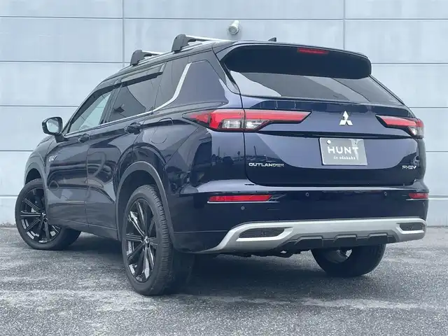 三菱 アウトランダー ＰＨＥＶ P 千葉県 2023(令5)年 3.1万km コスミックブルーマイカ BOSEサウンド/マイパイロット/　衝突軽減ブレーキ/レーンキープアシスト/　レーダークルーズコントロール/オートハイビーム/　クリアランスソナー/ブラインドスポットモニター/純正ナビ/　フルセグ/BT/USB/カープレイ/全方位カメラ/ステアリングスイッチ/パドルシフト/ETC2.0/レザーシート/シートヒーター(D/N/2列席)/パワーバックドア/ワイヤレス充電/100V電源/LEDヘッドライト/オートライト/スマートキー/プッシュスタート