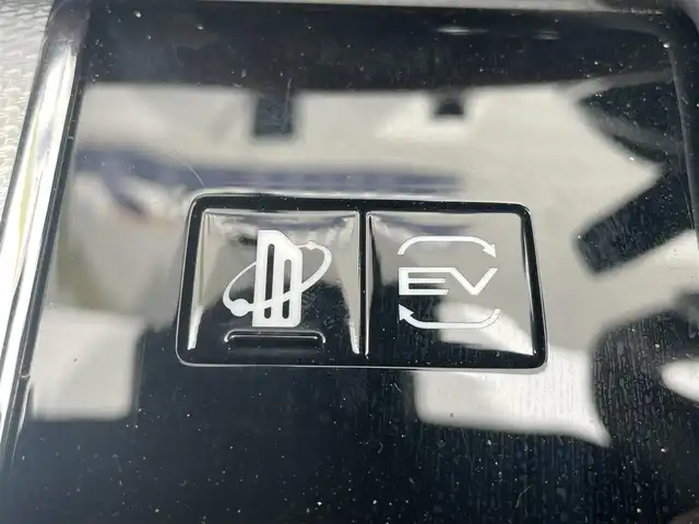 三菱 アウトランダー ＰＨＥＶ P 千葉県 2023(令5)年 3.1万km コスミックブルーマイカ BOSEサウンド/マイパイロット/　衝突軽減ブレーキ/レーンキープアシスト/　レーダークルーズコントロール/オートハイビーム/　クリアランスソナー/ブラインドスポットモニター/純正ナビ/　フルセグ/BT/USB/カープレイ/全方位カメラ/ステアリングスイッチ/パドルシフト/ETC2.0/レザーシート/シートヒーター(D/N/2列席)/パワーバックドア/ワイヤレス充電/100V電源/LEDヘッドライト/オートライト/スマートキー/プッシュスタート