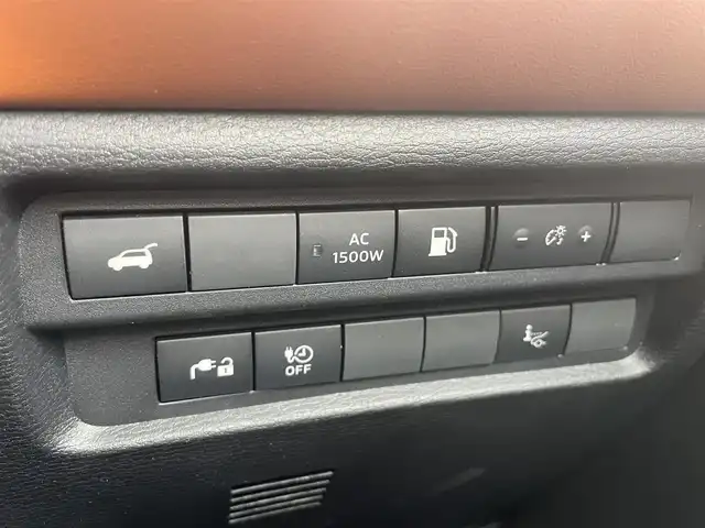 三菱 アウトランダー ＰＨＥＶ P 千葉県 2023(令5)年 3.1万km コスミックブルーマイカ BOSEサウンド/マイパイロット/　衝突軽減ブレーキ/レーンキープアシスト/　レーダークルーズコントロール/オートハイビーム/　クリアランスソナー/ブラインドスポットモニター/純正ナビ/　フルセグ/BT/USB/カープレイ/全方位カメラ/ステアリングスイッチ/パドルシフト/ETC2.0/レザーシート/シートヒーター(D/N/2列席)/パワーバックドア/ワイヤレス充電/100V電源/LEDヘッドライト/オートライト/スマートキー/プッシュスタート