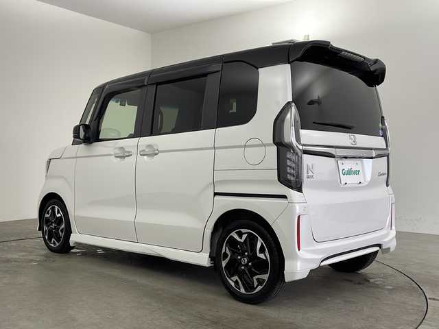 ホンダ Ｎ ＢＯＸ カスタム G L ターボ ホンダセンシング 兵庫県 2020(令2)年 5.8万km プラチナホワイトパール ・純正ナビ&AM&FM&DVD&CD&Bluetooth&SD/・バックカメラ/・ビルトインETC/・ドライブレコーダー/・アイドリングストップ/・ホンダセンシング/・衝突軽減ブレーキ〈CMBS〉/・誤発進抑制機能/・歩行者事故低減ステアリング/・先行車発進お知らせ機能/・標識認識機能/・路外逸脱抑制機能/・ACC〈アダプティブ・クルーズ・コントロール〉/・LKAS〈車線維持支援システム〉/・後方誤発進抑制機能/・オートハイビーム/・パドルシフト/・両側パワースライドドア/・コーナーセンサー/・ハーフレザーシート/・シートヒーター（D席+N席）/・LEDヘッドライト/・オートライト/・オートエアコン/・プッシュスタートボタン/・スマートキー/・ステアリングリモコン/・アイドリングストップ/・Wサイドエアバッグ/・純正15インチアルミホイール/・USBジャック/・純正フロアマット/・ドアバイザー