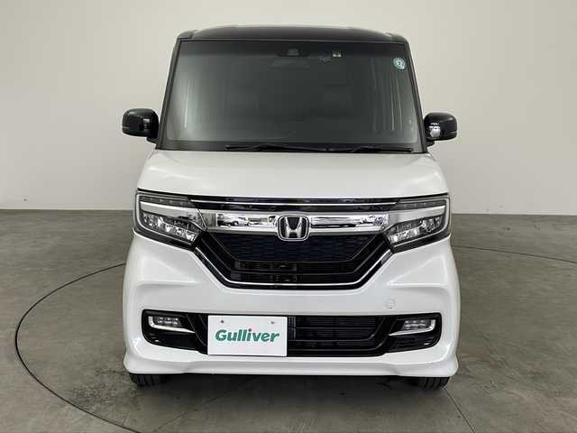 ホンダ Ｎ ＢＯＸ カスタム G L ターボ ホンダセンシング 兵庫県 2020(令2)年 5.8万km プラチナホワイトパール ・純正ナビ&AM&FM&DVD&CD&Bluetooth&SD/・バックカメラ/・ビルトインETC/・ドライブレコーダー/・アイドリングストップ/・ホンダセンシング/・衝突軽減ブレーキ〈CMBS〉/・誤発進抑制機能/・歩行者事故低減ステアリング/・先行車発進お知らせ機能/・標識認識機能/・路外逸脱抑制機能/・ACC〈アダプティブ・クルーズ・コントロール〉/・LKAS〈車線維持支援システム〉/・後方誤発進抑制機能/・オートハイビーム/・パドルシフト/・両側パワースライドドア/・コーナーセンサー/・ハーフレザーシート/・シートヒーター（D席+N席）/・LEDヘッドライト/・オートライト/・オートエアコン/・プッシュスタートボタン/・スマートキー/・ステアリングリモコン/・アイドリングストップ/・Wサイドエアバッグ/・純正15インチアルミホイール/・USBジャック/・純正フロアマット/・ドアバイザー