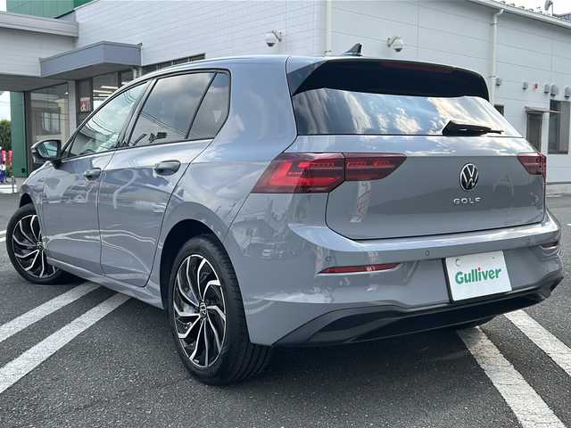 フォルクスワーゲン ＶＷ ゴルフ TDI アクティブADV プラチナムED 東京都 2023(令5)年 0.4万km グレー ワンオーナー/純正フルセグTVナビ/（Bluetooth/App-Connect）/純正17インチアルミホイール/純正ドライブレコーダー（DR-S5-VW）（前後）/エア・ケア・クリマトロニック/純正フロアマット/シートヒーター（前席）/LEDヘッドライト/オートライト/オートマチックハイビーム/コーナーセンサー（前後）/クルーズコントール/バドルシフト/レーンキープアシスト/アイドリングストップ/カーテンエアバック/衝突被害軽減システム/スマートキー/スペアキー１本/保証書/取説書/ムーンストーングレー