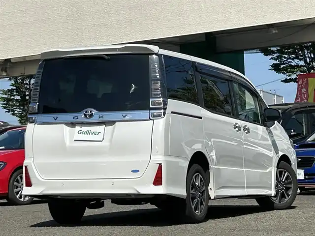 トヨタ ヴォクシー ZS 煌Ⅲ 宮城県 2021(令3)年 1.6万km ホワイトパールクリスタルシャイン １オーナー//ドラレコ前後//純正ディーラーナビ（フルセグＴＶ，ＡＭ，ＦＭ，ＣＤ）//ビルトインETC//クルーズコントロ//オートハイビーム//車線逸脱アラート//クリアランスソナー//USBポート//純正フロアマット//純正AW夏タイヤ//両側パワースライドドア//プッシュスタート//アイドリングストップ//バックカメラ