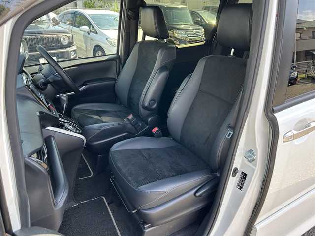トヨタ ヴォクシー ZS 煌Ⅲ 宮城県 2021(令3)年 1.6万km ホワイトパールクリスタルシャイン １オーナー//ドラレコ前後//純正ディーラーナビ（フルセグＴＶ，ＡＭ，ＦＭ，ＣＤ）//ビルトインETC//クルーズコントロ//オートハイビーム//車線逸脱アラート//クリアランスソナー//USBポート//純正フロアマット//純正AW夏タイヤ//両側パワースライドドア//プッシュスタート//アイドリングストップ//バックカメラ