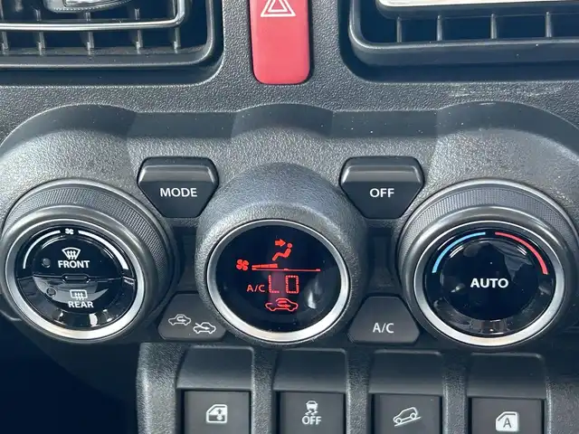 スズキ ジムニー XC 岡山県 2019(令1)年 6.1万km ジャングルグリーン 登録時走行距離60829km/社外ナビ/フルセグTV/(AM.FM.TV.CD.DVD.BT)/バックカメラ/ETC/衝突軽減ブレーキ/ドライブレコーダー/レーンキープアシスト/クルーズコントロール/横滑り防止装置/オートマチックハイビーム/アイドリングストップ/カーテンエアバック/シートヒーター(D+N席)/16インチ純正AW/プッシュスタート/ルーフレール