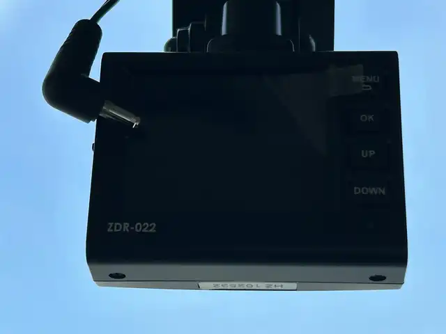 スズキ ジムニー XC 岡山県 2019(令1)年 6.1万km ジャングルグリーン 登録時走行距離60829km/社外ナビ/フルセグTV/(AM.FM.TV.CD.DVD.BT)/バックカメラ/ETC/衝突軽減ブレーキ/ドライブレコーダー/レーンキープアシスト/クルーズコントロール/横滑り防止装置/オートマチックハイビーム/アイドリングストップ/カーテンエアバック/シートヒーター(D+N席)/16インチ純正AW/プッシュスタート/ルーフレール