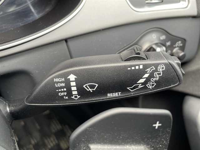 アウディ Ａ４ アバント 2．0TFSIクワトロ 青森県 2013(平25)年 7.6万km 黒 4WD/純正ナビ/【AM/FM/CD/DVD/SD/BT】/フルセグテレビ/バックカメラ/パーキングセンサー/アイドリングストップ/横滑り防止機能/前席シートヒーター/前席パワーシート/レザーシート/純正フロアマット/ETC/HIDヘッドライト/社外AWスタッドレスタイヤ積込/【22年製6分山】/取扱説明書/保証書