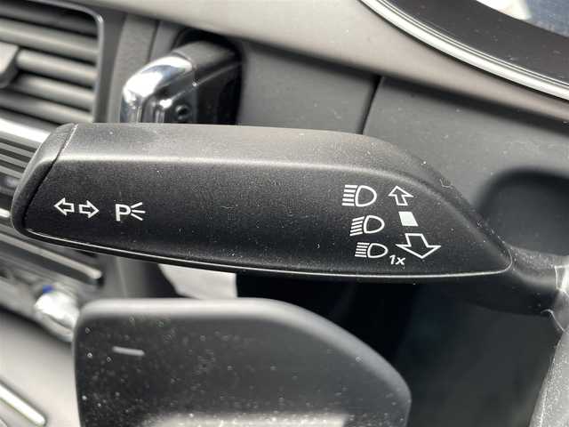 アウディ Ａ４ アバント 2．0TFSIクワトロ 青森県 2013(平25)年 7.6万km 黒 4WD/純正ナビ/【AM/FM/CD/DVD/SD/BT】/フルセグテレビ/バックカメラ/パーキングセンサー/アイドリングストップ/横滑り防止機能/前席シートヒーター/前席パワーシート/レザーシート/純正フロアマット/ETC/HIDヘッドライト/社外AWスタッドレスタイヤ積込/【22年製6分山】/取扱説明書/保証書