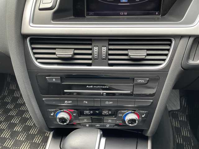 アウディ Ａ４ アバント 2．0TFSIクワトロ 青森県 2013(平25)年 7.6万km 黒 4WD/純正ナビ/【AM/FM/CD/DVD/SD/BT】/フルセグテレビ/バックカメラ/パーキングセンサー/アイドリングストップ/横滑り防止機能/前席シートヒーター/前席パワーシート/レザーシート/純正フロアマット/ETC/HIDヘッドライト/社外AWスタッドレスタイヤ積込/【22年製6分山】/取扱説明書/保証書
