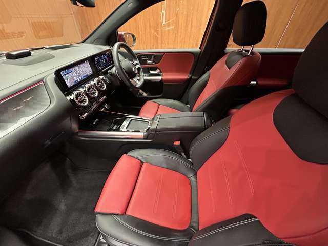 メルセデス・ベンツ Ｍ・ベンツ Ｂ２００ｄ AMGライン 千葉県 2023(令5)年 1万km 赤 ＡＭＧラインＰＫＧ　/アドバンスドＰＫＧ　/パノラマＳＲ　/赤黒革シート　/ＨＵＤ　/ナビ　/ＴＶ　/Ｂｌｕｅｔｏｏｔｈ接続　/３６０°パーキングアシスト　/シートＨ　/電動リアゲート　/衝突軽減Ｂ　/ＢＳＭ　/ＬＫＡ