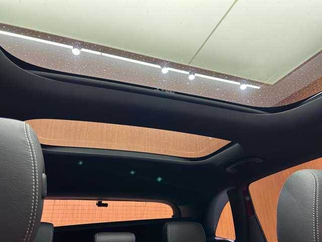メルセデス・ベンツ Ｍ・ベンツ Ｂ２００ｄ AMGライン 千葉県 2023(令5)年 1万km 赤 ＡＭＧラインＰＫＧ　/アドバンスドＰＫＧ　/パノラマＳＲ　/赤黒革シート　/ＨＵＤ　/ナビ　/ＴＶ　/Ｂｌｕｅｔｏｏｔｈ接続　/３６０°パーキングアシスト　/シートＨ　/電動リアゲート　/衝突軽減Ｂ　/ＢＳＭ　/ＬＫＡ