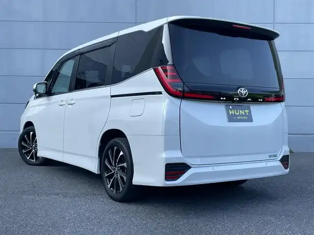 トヨタ ノア S－Z 千葉県 2023(令5)年 1.2万km ホワイトパールクリスタルシャイン １０．５インチディスプレイオーディオ　/ラジオ/ＣＤ　ＤＶＤ/ＨＤＭＩ/フルセグＴＶ　/バックカメラ　/ETC２．０　/ステアリングヒーター　/ブラインドスポットモニター　/ハーフレザー　/D/N席シートヒーター　/電動リアゲート/両側パワースライドドア/純正アルミホイール/レーダークルーズコントロール