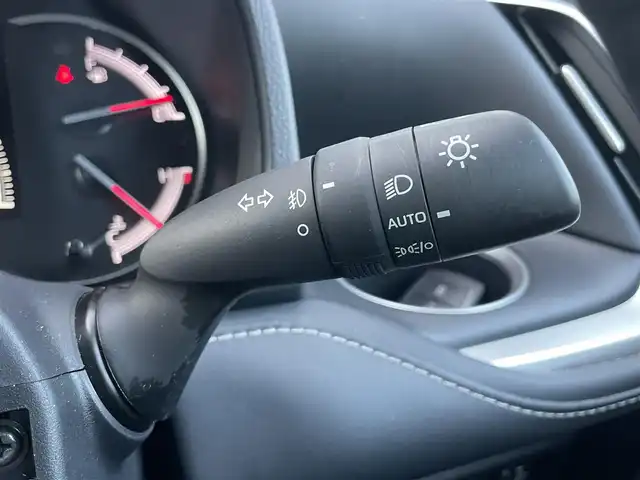 トヨタ ノア S－Z 千葉県 2023(令5)年 1.2万km ホワイトパールクリスタルシャイン １０．５インチディスプレイオーディオ　/ラジオ/ＣＤ　ＤＶＤ/ＨＤＭＩ/フルセグＴＶ　/バックカメラ　/ETC２．０　/ステアリングヒーター　/ブラインドスポットモニター　/ハーフレザー　/D/N席シートヒーター　/電動リアゲート/両側パワースライドドア/純正アルミホイール/レーダークルーズコントロール