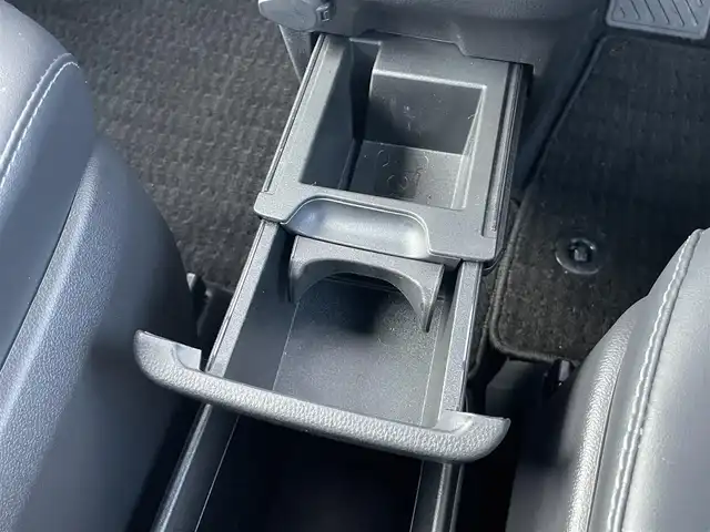 トヨタ ノア S－Z 千葉県 2023(令5)年 1.2万km ホワイトパールクリスタルシャイン １０．５インチディスプレイオーディオ　/ラジオ/ＣＤ　ＤＶＤ/ＨＤＭＩ/フルセグＴＶ　/バックカメラ　/ETC２．０　/ステアリングヒーター　/ブラインドスポットモニター　/ハーフレザー　/D/N席シートヒーター　/電動リアゲート/両側パワースライドドア/純正アルミホイール/レーダークルーズコントロール