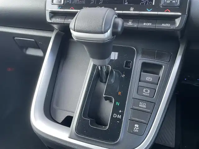 トヨタ ノア S－Z 千葉県 2023(令5)年 1.2万km ホワイトパールクリスタルシャイン １０．５インチディスプレイオーディオ　/ラジオ/ＣＤ　ＤＶＤ/ＨＤＭＩ/フルセグＴＶ　/バックカメラ　/ETC２．０　/ステアリングヒーター　/ブラインドスポットモニター　/ハーフレザー　/D/N席シートヒーター　/電動リアゲート/両側パワースライドドア/純正アルミホイール/レーダークルーズコントロール