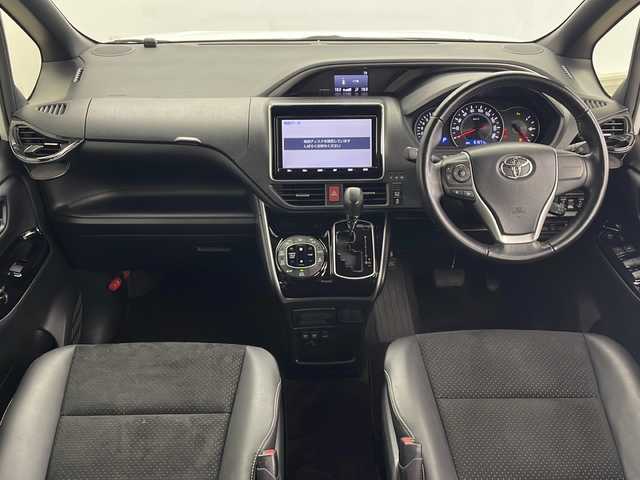 トヨタ ヴォクシー ZS 煌Ⅲ 鹿児島県 2020(令2)年 5.2万km ホワイトパールクリスタルシャイン 純正9インチナビ/（CD/DVD/BT/HDMI/フルセグTV）/純正12.1インチフリップダウンモニター/プリクラッシュセーフティ/レーンキープアシスト/クルーズコントロール/両側パワースライドドア/オートライト/オートマチックハイビーム/アイドリングストップ/LEDヘッドライト/ウォークスルー/スマートキー/プッシュスタート/取説、保証書