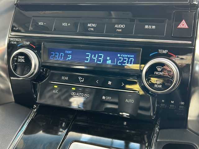 トヨタ ヴェルファイア Z Gエディション 千葉県 2015(平27)年 8.8万km ブラック 純正ナビ（NSZT-ZA4T）/　・フルセグTV/CD/SD/DVD/Blue Tooth/バックカメラ/レーダークルーズ/モデリスタリップスポイラー/ビルトインETC/LEDヘッドライト/両側パワスラドア/サンルーフ/ステアリングヒーター/100V充電/オットマン/取説/保証書/スペアキー