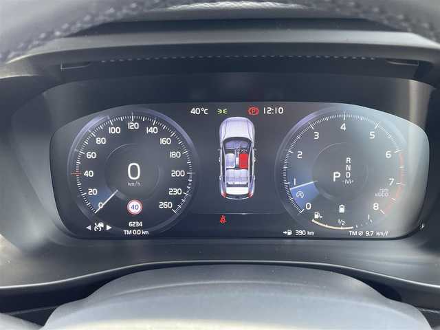 ボルボ ＸＣ４０ 長野県 2021(令3)年 0.7万km 黒 純正ナビ(FM/TV/BT)/３６０°カメラ　/ｈａｒｍａｎ／ｋａｒｄｏｎ/前後シートヒーター　/パワーシート　/ＥＴＣ　/ＬＥＤヘッドライト　/パワーテールゲート　/ステアリングヒーター　/デジタルインナーミラー