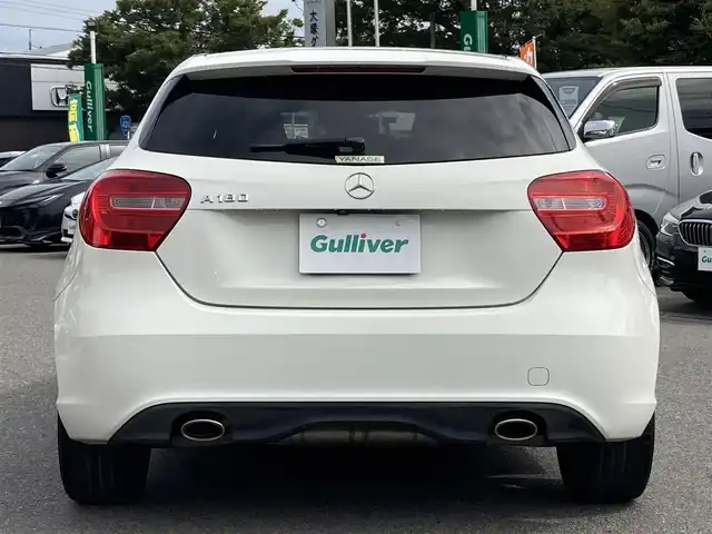 メルセデス・ベンツ Ａ１８０ スポーツ 鳥取県 2013(平25)年 3.5万km カルサイトホワイト 登録時走行距離：34787km/クルーズコントロール/ハーフレザーシート/パワーシート/シートメモリ/純正18インチアルミホイール/オートライト/レベライザヘッドライト/リアフォグ/電動格納ウィンカーミラー/ドアバイザー/革巻きステアリング/ステアリングスイッチ/パドルシフト/ETC/電子パーキングブレーキ/リモコンキー/ターボ