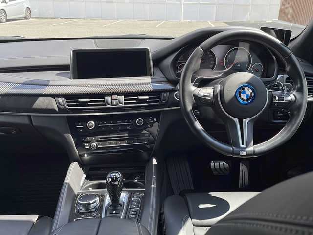 ＢＭＷ Ｘ５ Ｍ 秋田県 2016(平28)年 6.3万km ミネラルホワイト サンルーフ/純正ナビ/DVD/CD/AUX/フルセグTV/全方位カメラ/黒レザーシート/前席パワーシート/シートヒーター/純正LEDヘッドライト/純正フォグランプ/オートライト/純正21インチアルミホイール/革巻きステアリング/ステアリングスイッチ/クルーズコントロール/衝突被害軽減ブレーキ/横滑り防止/スマートキー/ミラー一体型ETC/前後タイプドライブレコーダー/フロアマット/電動格納ウインカードアミラー